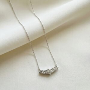 שרשרת עם תליון חמישה יהלומים