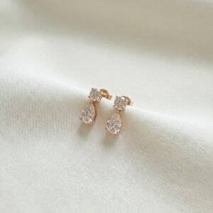 עגילים נופלים משובצים יהלומי עיגול וטיפה