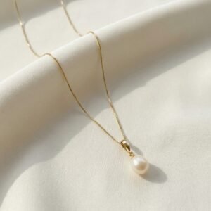 שרשרת זהב בשיבוץ פנינה