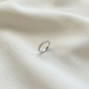 טבעת חצי אינטרנטי 9 יהלומים