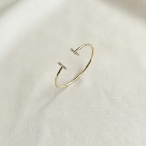 צמיד זהב קשיח משובץ יהלומים טבעיים